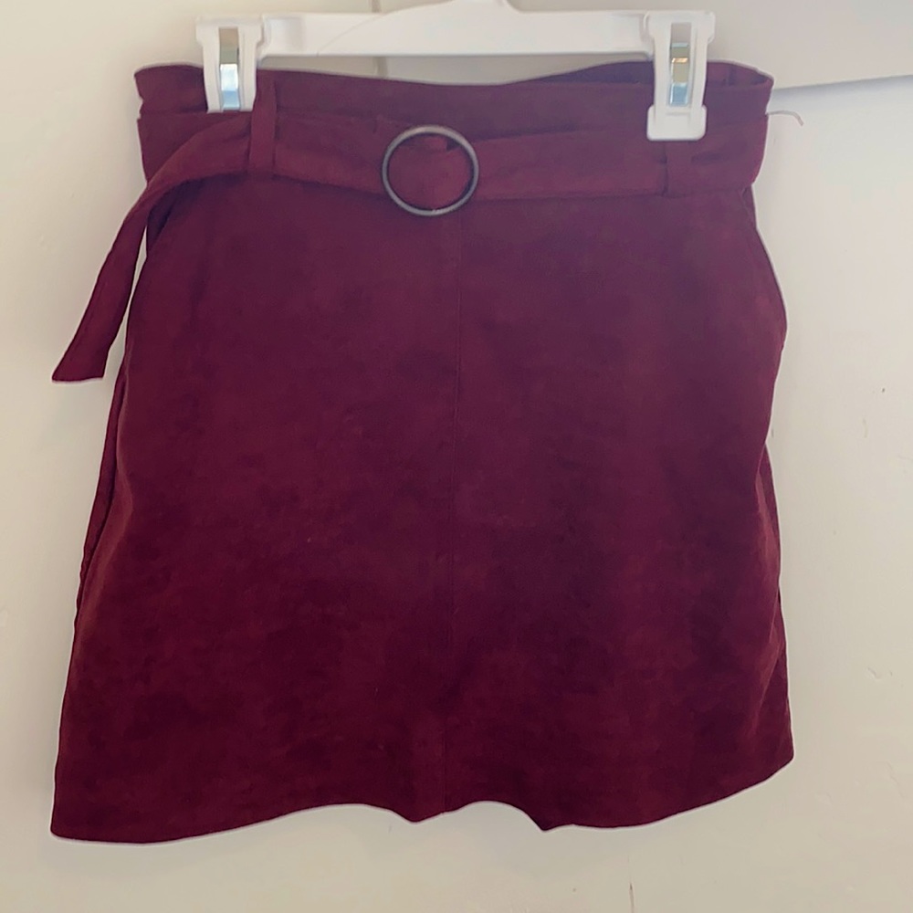hollister ultra high rise maroon skirt